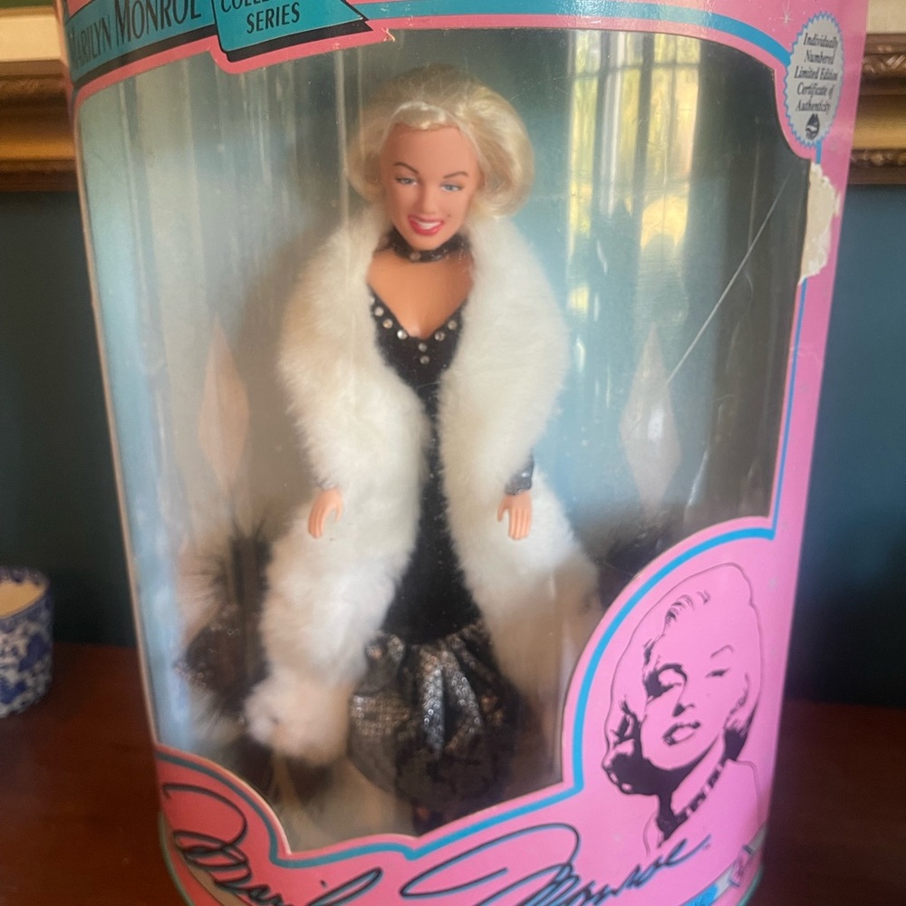 1993 Marilyn Monroe Spotlight Splendor Collector Doll DSI # 07406 - Never Opened